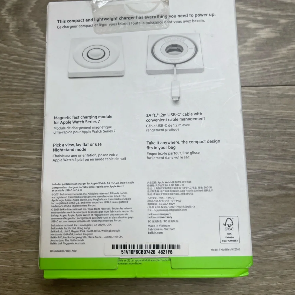 Belkin BOOSTCHARGE PRO Portable Fast Charger for Apple Watch - White series 7
